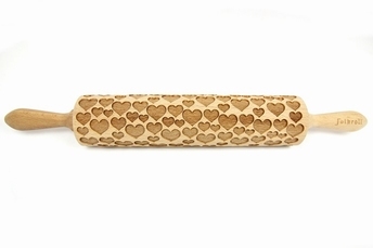 Rouleau à pâtisserie en bois gravé 43 cm - Coeurs
