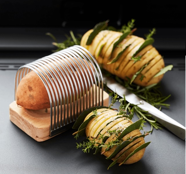 Hasselback potato snijset