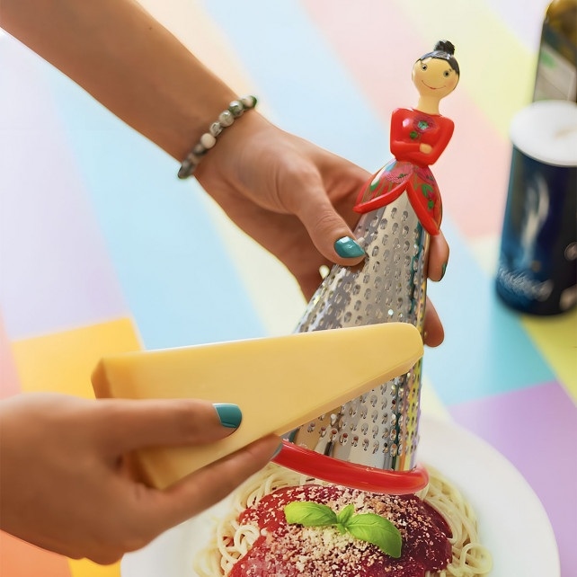 Râpe pour fromage et légumes -  Pylones
