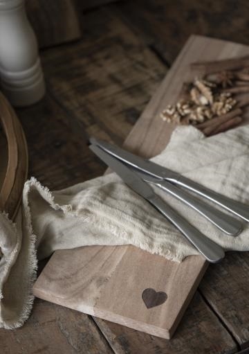 Planche à servir coeur en bois acacia