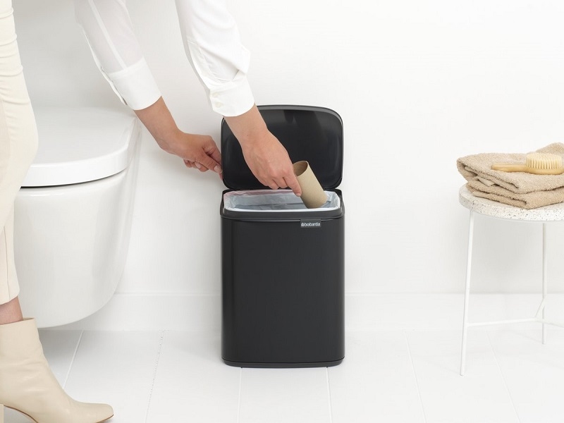 Vuilbakje 7L mat zwart - Brabantia